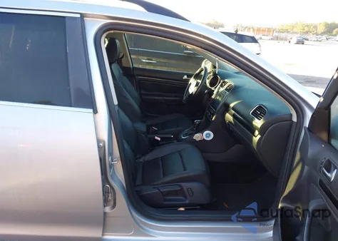 2014 Volkswagen Jetta Sportwagen 2.0L Tdi z USA, uszkodzony, nr VIN 3VWPL7AJ4EM611608